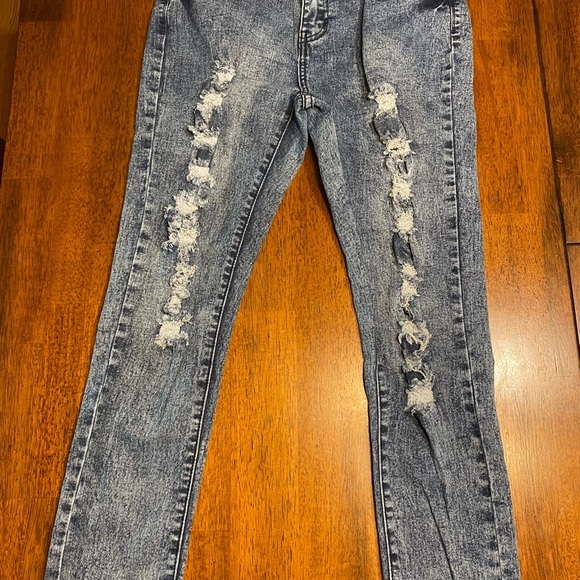 Bamboo distressed‎ stonewashed skinny jeans. 80’s style!!!! - Picture 2 of 16